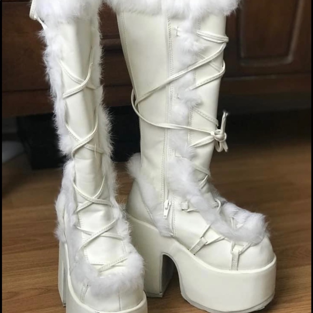 Demonias Camel 311